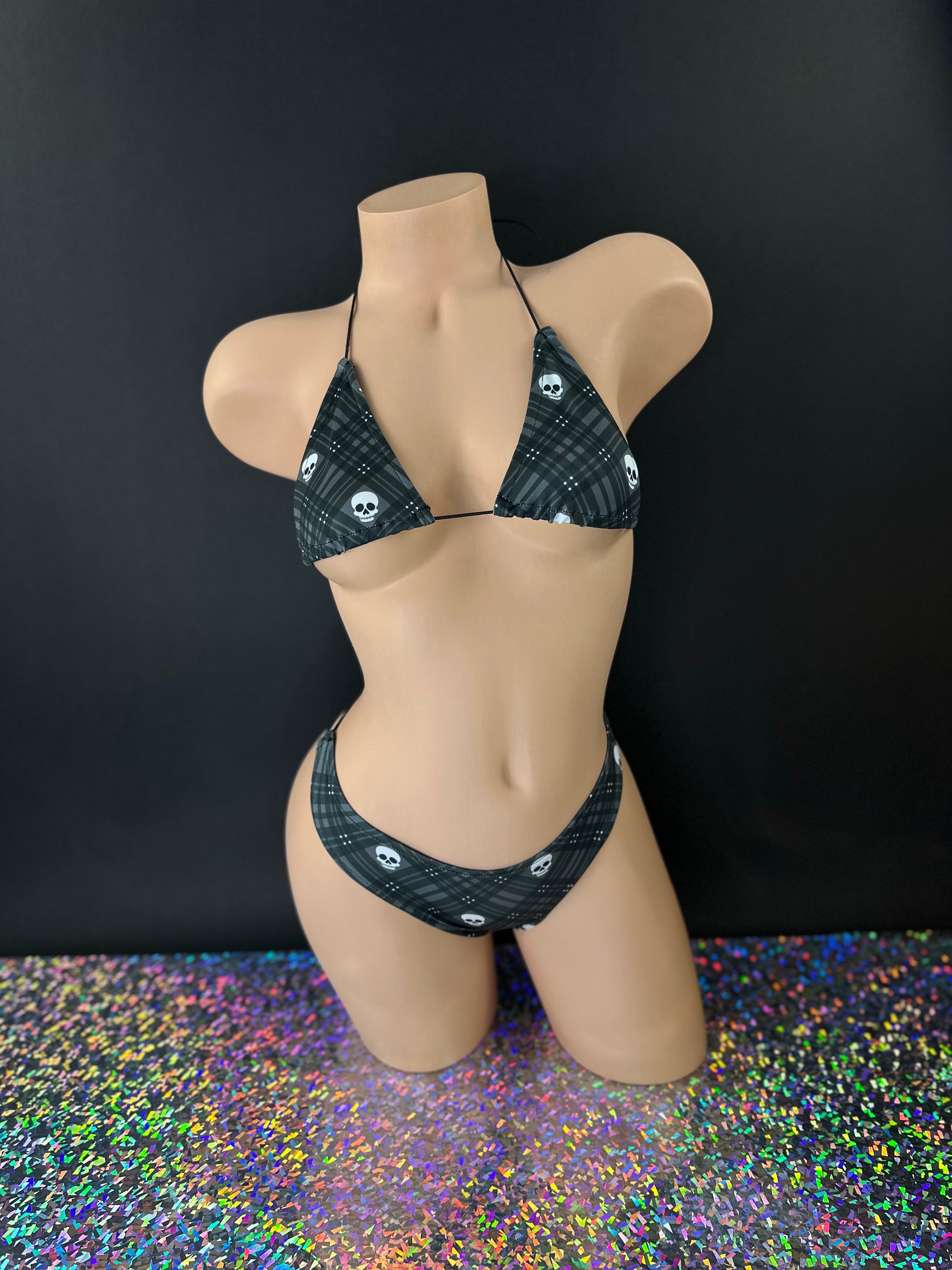 Piper skull print tartan bikini set front close-up on mannequin — Golddiggers Boutique